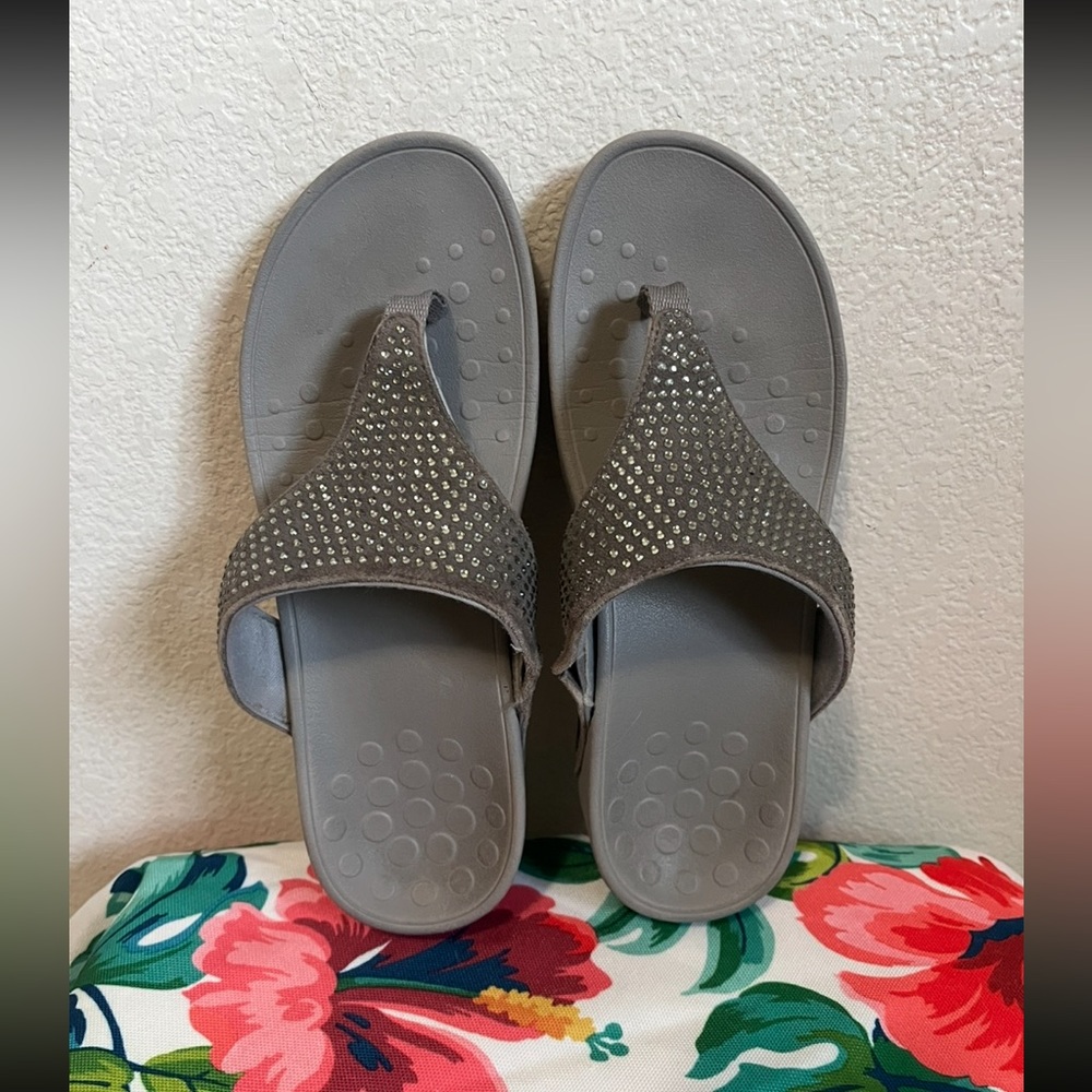 Vionic Sandals. Women’s size 6